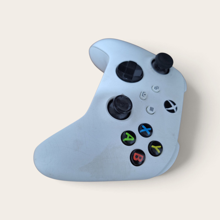کنسول بازی Xbox Series S دست دوم | دو دسته + کیف + باتری و شارژر + 3 بازی