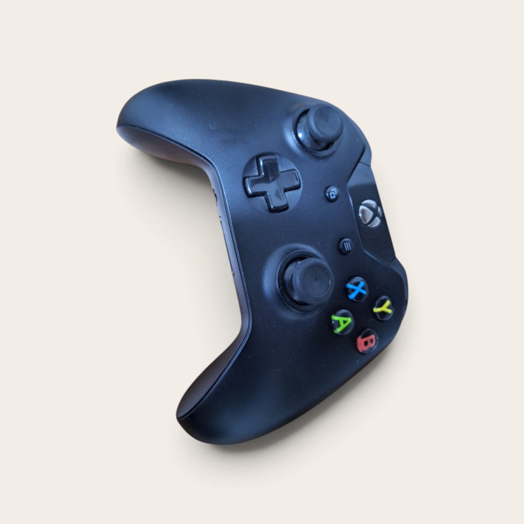 کنسول بازی Xbox Series S دست دوم | دو دسته + کیف + باتری و شارژر + 3 بازی
